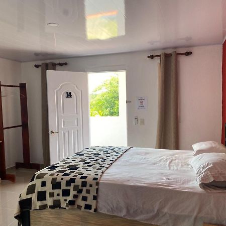 Piscalonga Hotel San Lorenzo de Guayubin Екстериор снимка