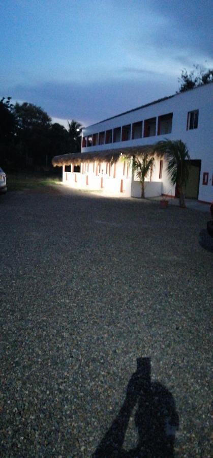 Piscalonga Hotel San Lorenzo de Guayubin Екстериор снимка